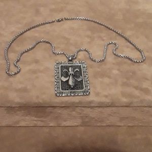 Stainless steel fleurdelis, male or female chain